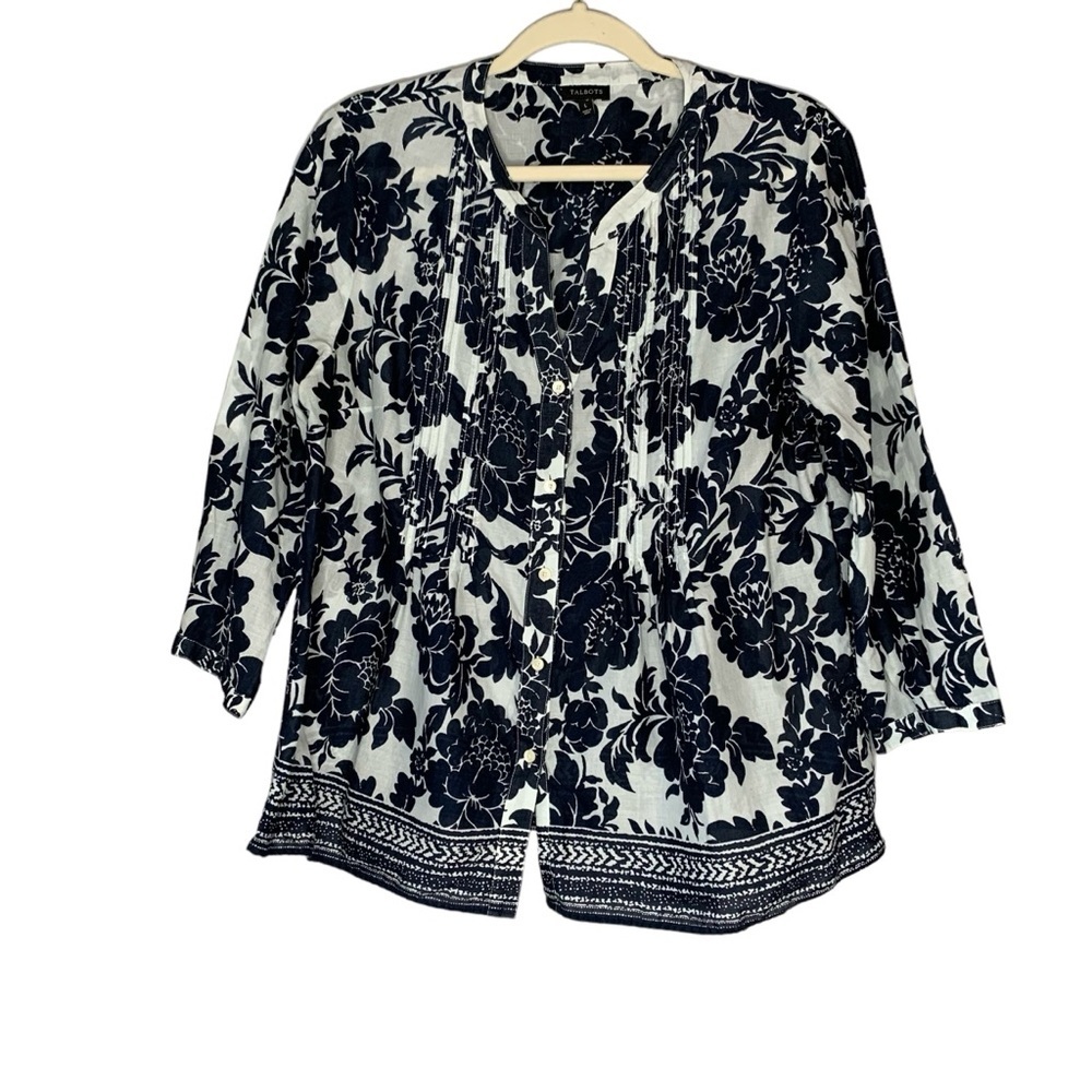 Talbots white and navy floral 3/4 length sleeve split V-neck button up. Size L